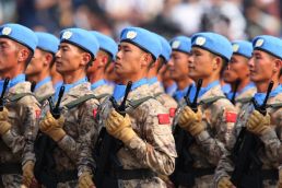 UN peace keepers - chinese paratroopers